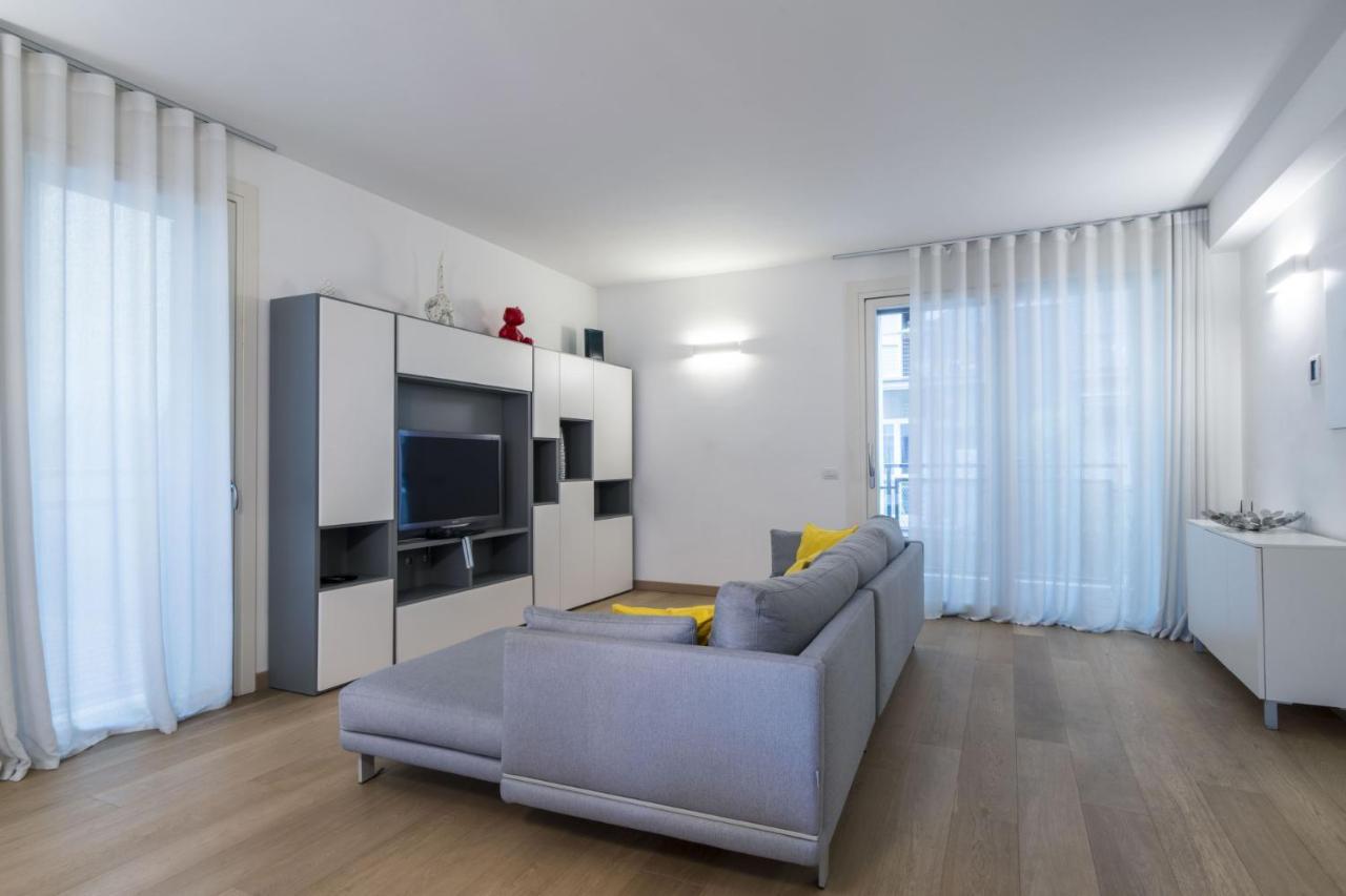 Ferienwohnung Easylife - Moderno Ed Elegante Trilocale In Corso Garibaldi Mailand Exterior foto