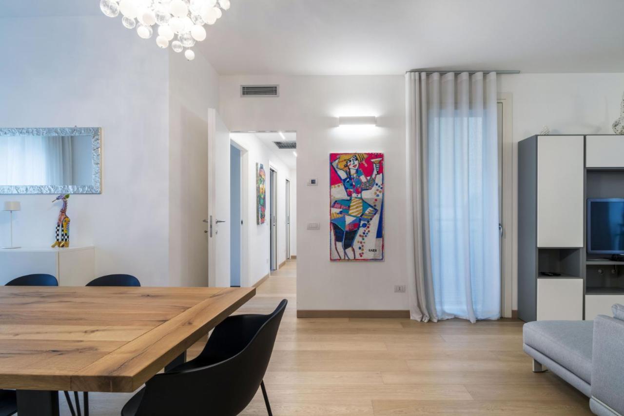 Ferienwohnung Easylife - Moderno Ed Elegante Trilocale In Corso Garibaldi Mailand Exterior foto