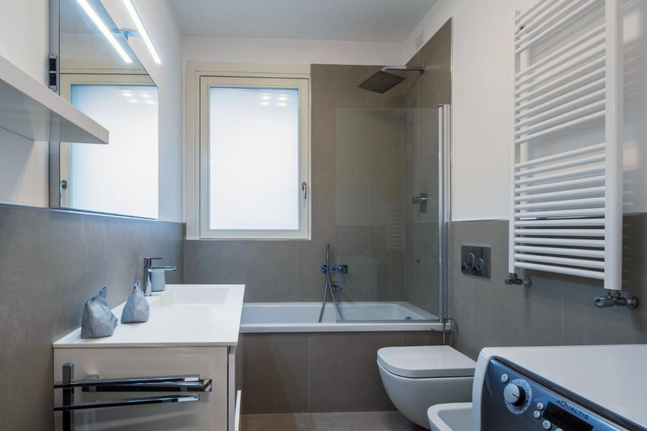 Ferienwohnung Easylife - Moderno Ed Elegante Trilocale In Corso Garibaldi Mailand Exterior foto